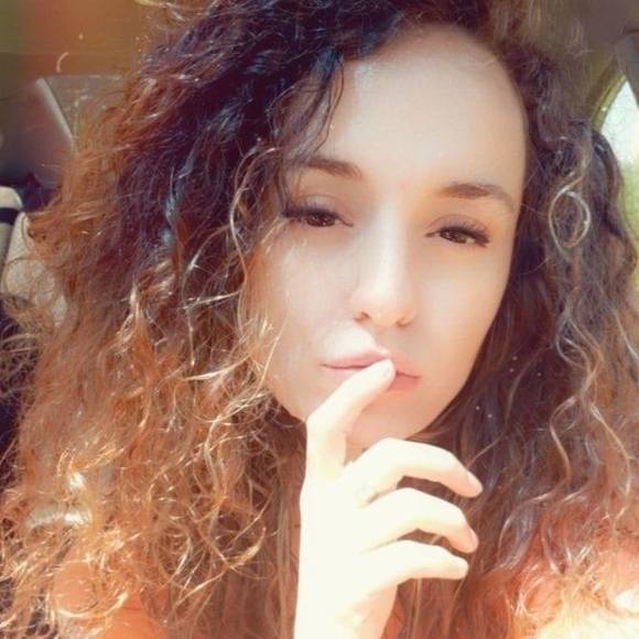 Meet your Posher, Mercedes - Picture 1 of 1